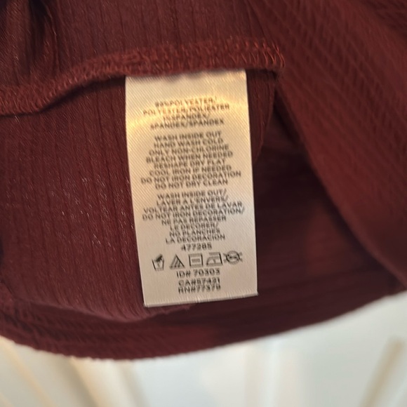 Ann Taylor Factory Sleeveless Sweater Tank Embellished Burgundy Size Small NWT - Picture 4 of 6